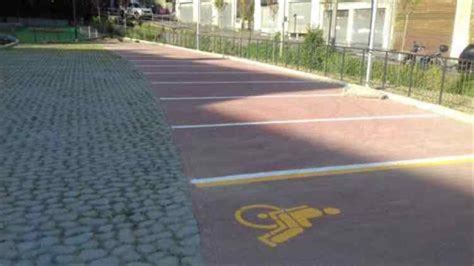 codice della strada aree di parcheggio